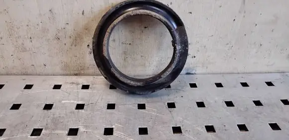 Coil spring mount