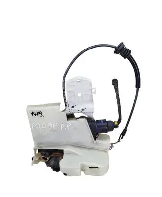 Volkswagen Polo Front door lock 3B1837016BP