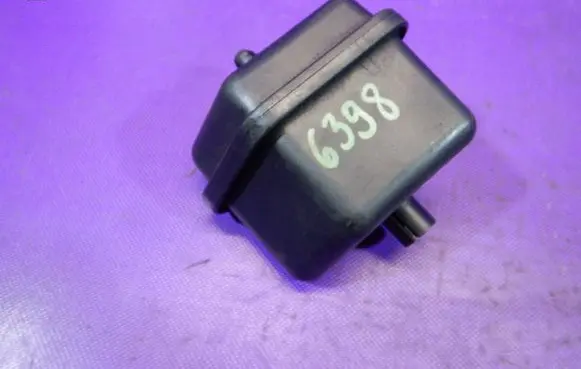Vacuum air tank