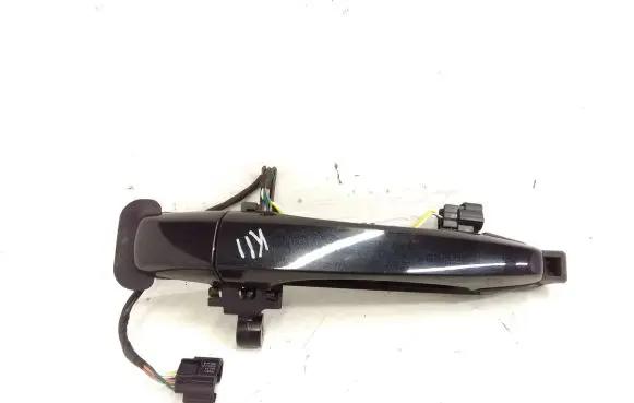 Cadillac CTS Front door exterior handle D800139