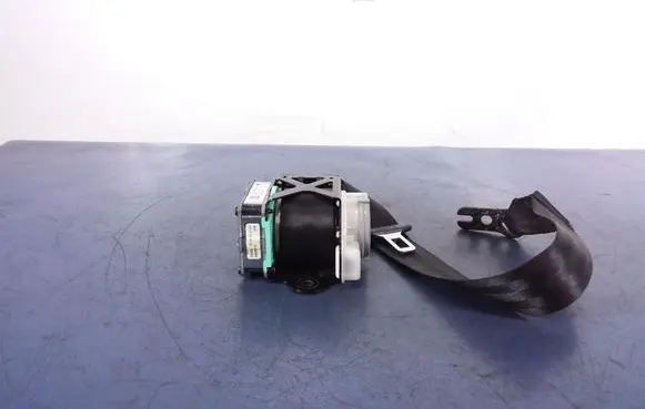 Audi A8 S8 D4 4H Front seatbelt 4H0857805D