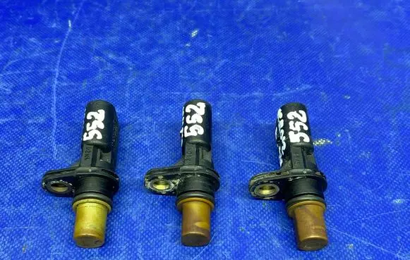 Audi A4 S4 B7 8E 8H Camshaft position sensor 06C905163B