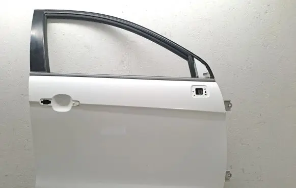 Chevrolet Captiva Front door