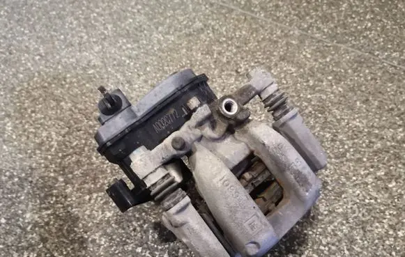 Chevrolet Equinox Rear brake caliper