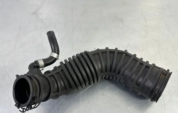 Hyundai i30 Air intake duct part 28140J9400 28138J9400 2814047900