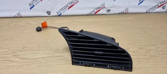 BMW 3 E36 Dash center air vent grill 1387371