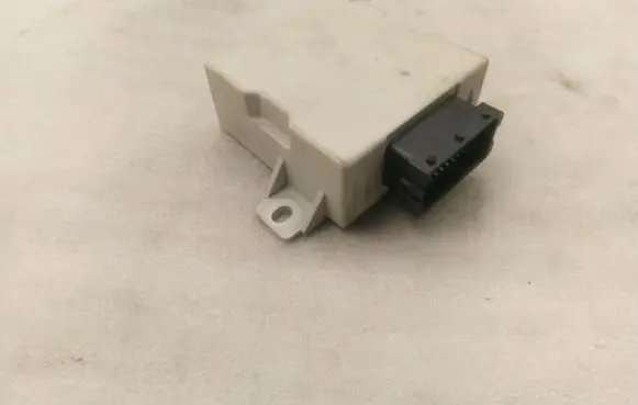 Toyota Avensis T250 Window wiper relay 8594005020