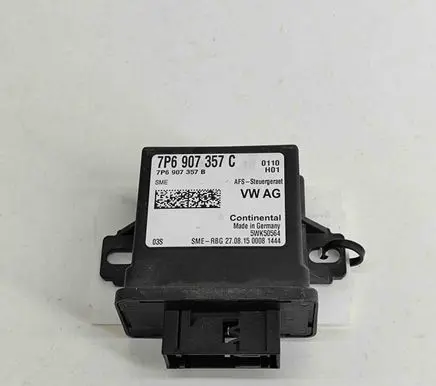 Volkswagen Touareg II Light module LCM 7P6907357B 5WK50564