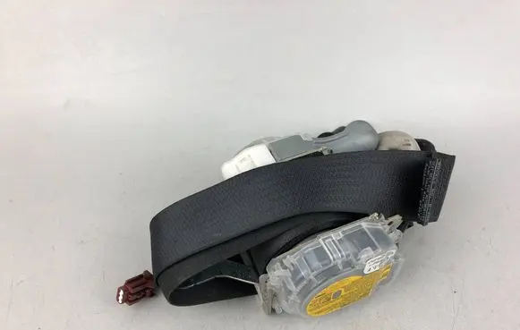 Subaru Outback (BS) Front seatbelt E8067165 7W7460-P 7W7460P