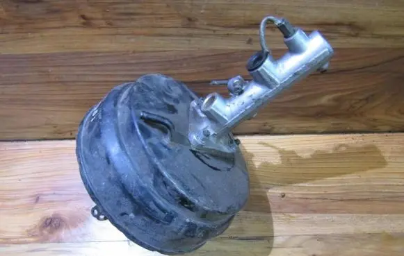 Toyota Camry Brake booster 81708607