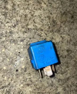 BMW 5 E39 Other relay 8364581