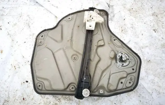 Skoda Octavia Mk2 (1Z) Sliding door window regulator with motor 1z0839655