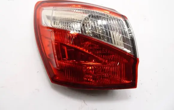 Nissan Qashqai Rear/tail lights bwbwd