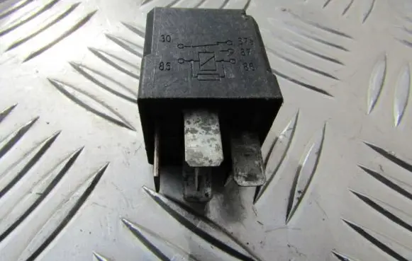 Ford Mondeo Mk III Other relay F0AB14B192AA F0AB-14B192-AA