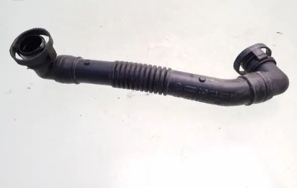Volkswagen Polo IV 9N3 Breather hose/pipe 045103493F