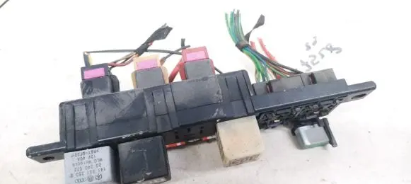 Volkswagen Golf IV Fuse box set 8L0941822