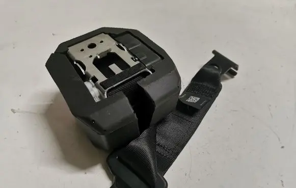 BMW X1 F48 F49 Rear seatbelt 7413987 7313385