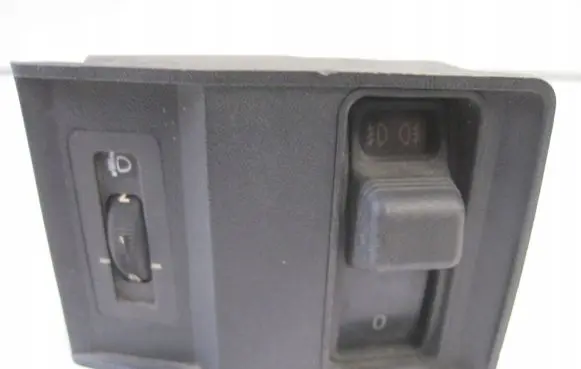 BMW 5 E34 Central console control unit 1384007
