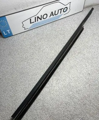 BMW 5 E34 Rear glass trim 51222232445