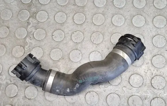 BMW 5 F10 F11 Engine coolant pipe/hose 8511928