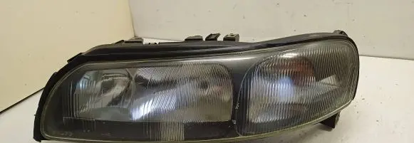 Volvo V70 Headlight/headlamp 8693547 89007897
