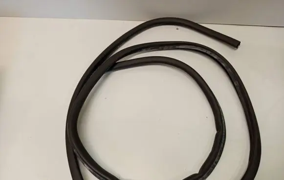 BMW 5 F10 F11 Engine compartment rubber 7019779