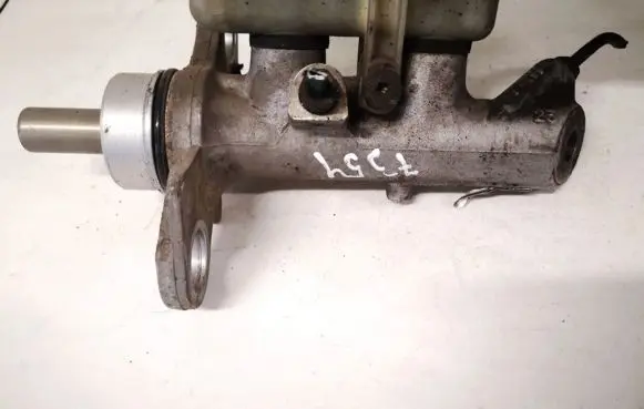 Renault Megane II Master brake cylinder