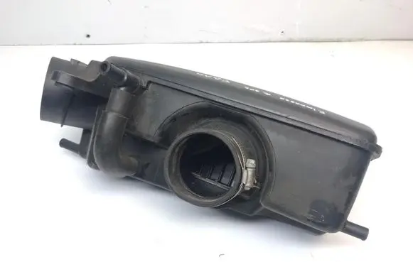 Subaru Impreza III Air filter box B396