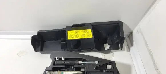 Audi A6 S6 C6 4F Tool set 4F5012111A 4F0011215B 8E0805616D