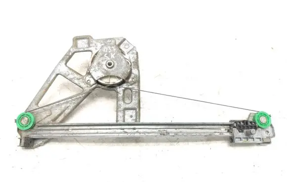 Rear door manual window regulator