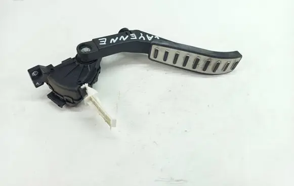 Porsche Cayenne (92A) Accelerator throttle pedal 7L0723507D 6PV00802624