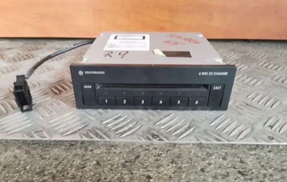 Volkswagen Touran I CD/DVD changer 1T0035110A