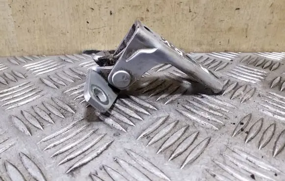 Mitsubishi Outlander Front door upper hinge