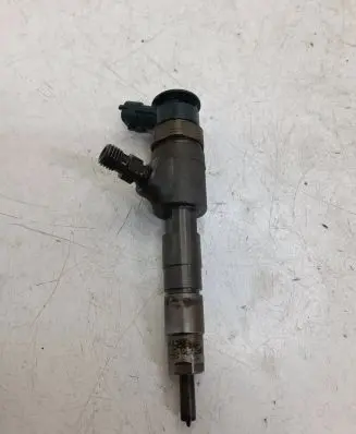Peugeot 2008 I Fuel injector 0445110340