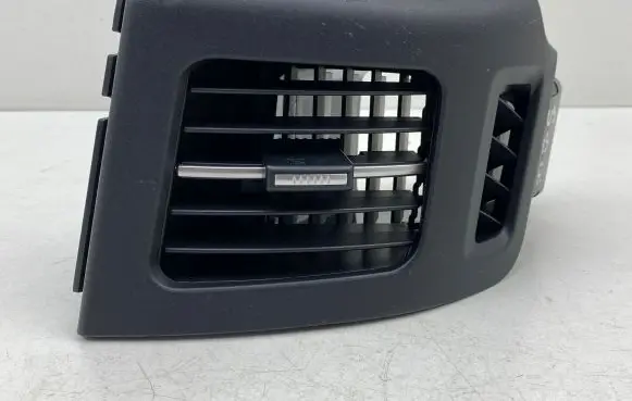 Toyota Prius (XW30) Dashboard air vent grill cover trim 5565047120 5566047070 5565047070