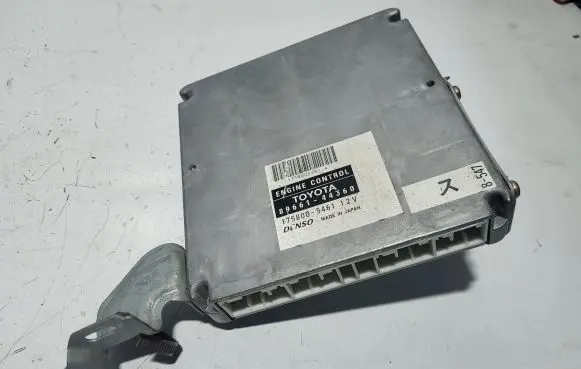 Toyota Avensis Verso Engine control unit/module 8966144360 1758005461