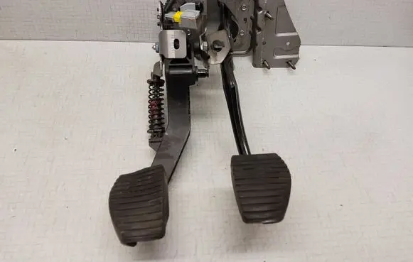 Peugeot 307 Pedal assembly 9681151480