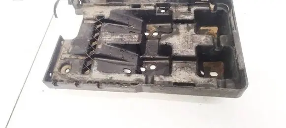 Battery box tray
