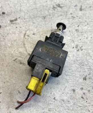 Volvo V70 Brake pedal sensor switch 9128577
