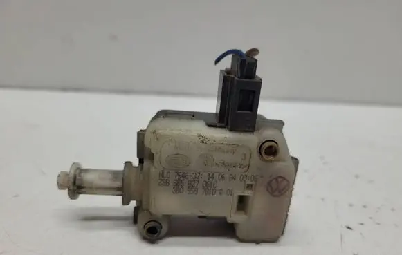 Volkswagen PASSAT B5 Tailgate boot lock/latch motor 3B0959781D