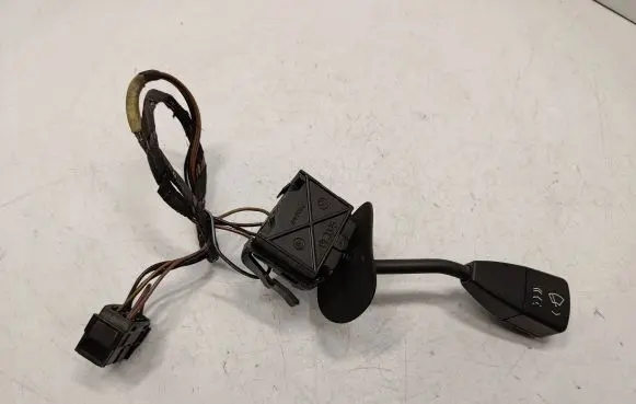 BMW 5 E34 Wiper control stalk 8350697 61318350697
