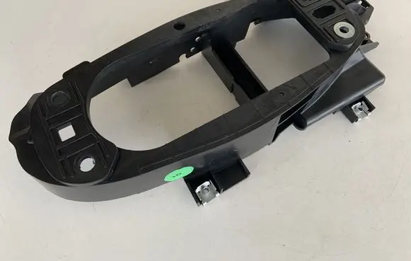 Audi A4 S4 B9 Gear shift cable bracket 8W1863531