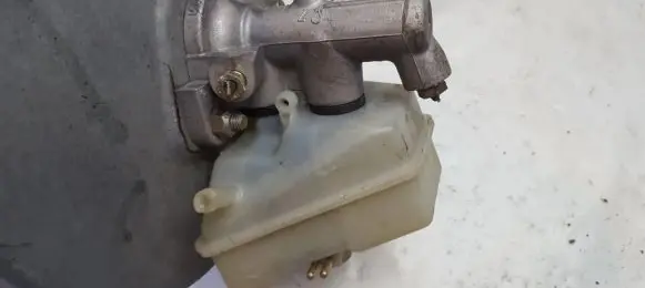 Mercedes-Benz C W202 Master brake cylinder 4301830 M09G