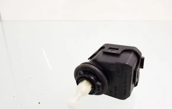 Volkswagen Bora Headlight level adjustment motor 1J1941295C