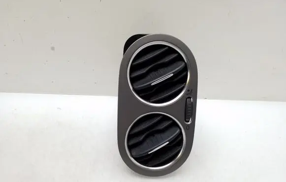 Volkswagen Tiguan Dashboard side air vent grill/cover trim 5M0819709 5M0819703