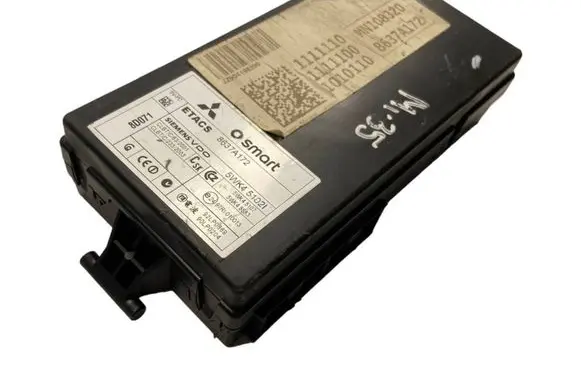 Mitsubishi Colt Fuse box set 8637A172 5WK45102F