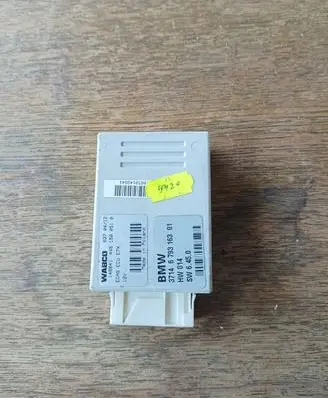 BMW X5 E70 Air suspension control unit module (rear) 6793163 0370412 1488414461500510