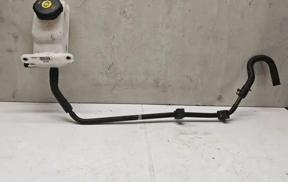 KIA Niro Brake fluid reservoir