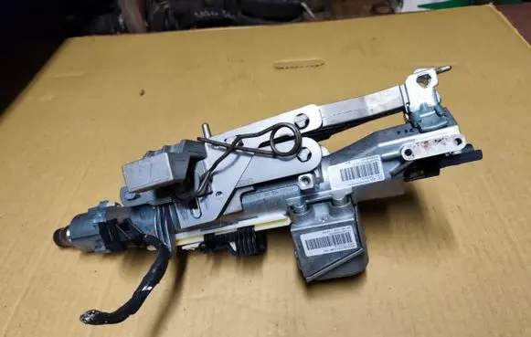 Chrysler 300 - 300C Steering wheel axle PP050460151