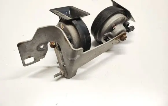 BMW 5 E60 E61 Horn signal 6935709